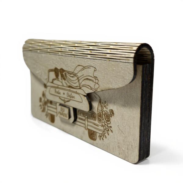 „Personalisierter Holzumschlag zur Hochzeit aus 3 mm Sperrholz“